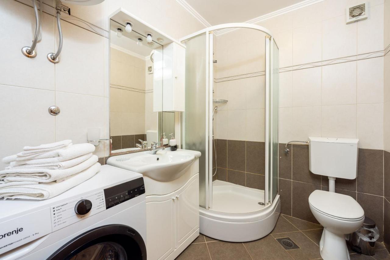 Apartments Petak Драмал Екстериор снимка
