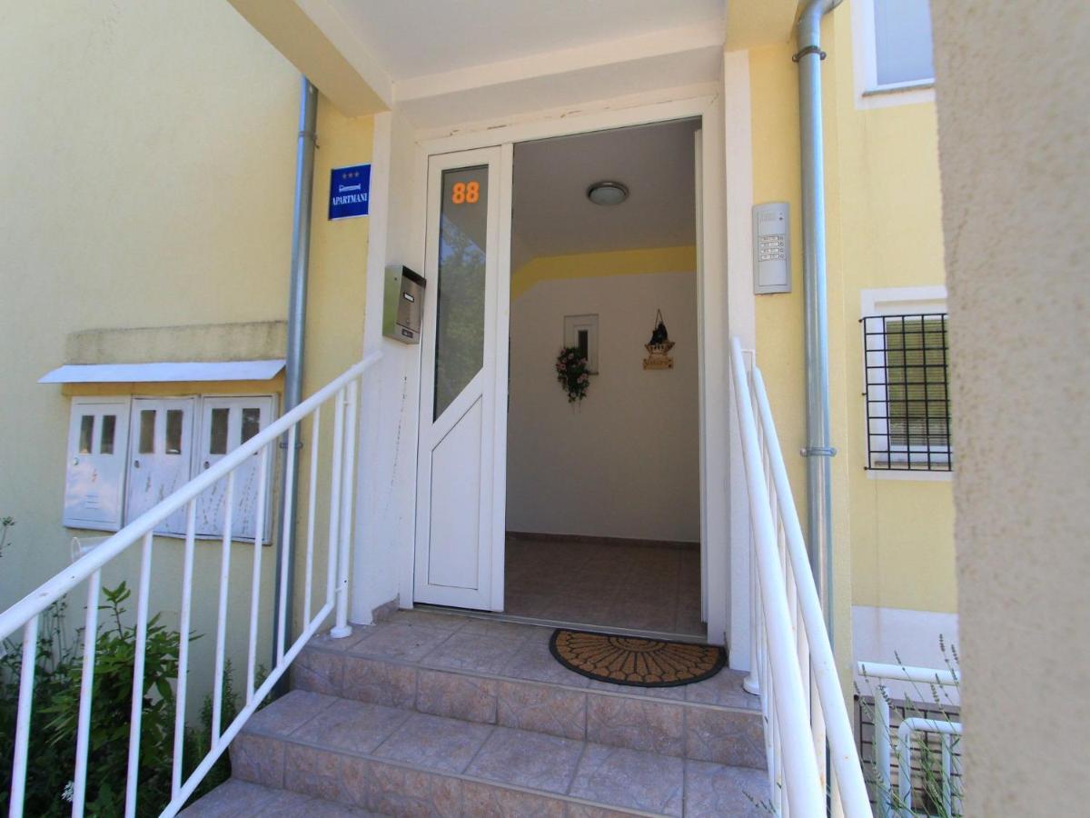 Apartments Petak Драмал Екстериор снимка